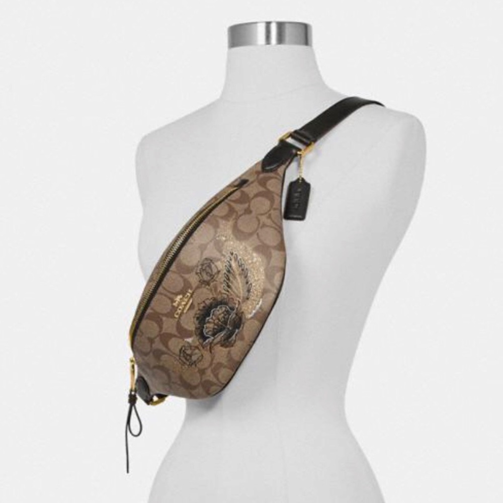 ๐HP๐๐ฐSOLD๐ฐCoach Chelsea Animation Belt Bag - Picture 8 of 8